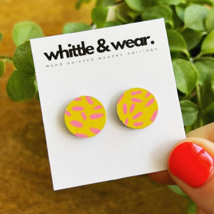 Borchie rotonde. Giallo con trattini rosa per la vendita all'ingrosso da parte di Whittle and Wear