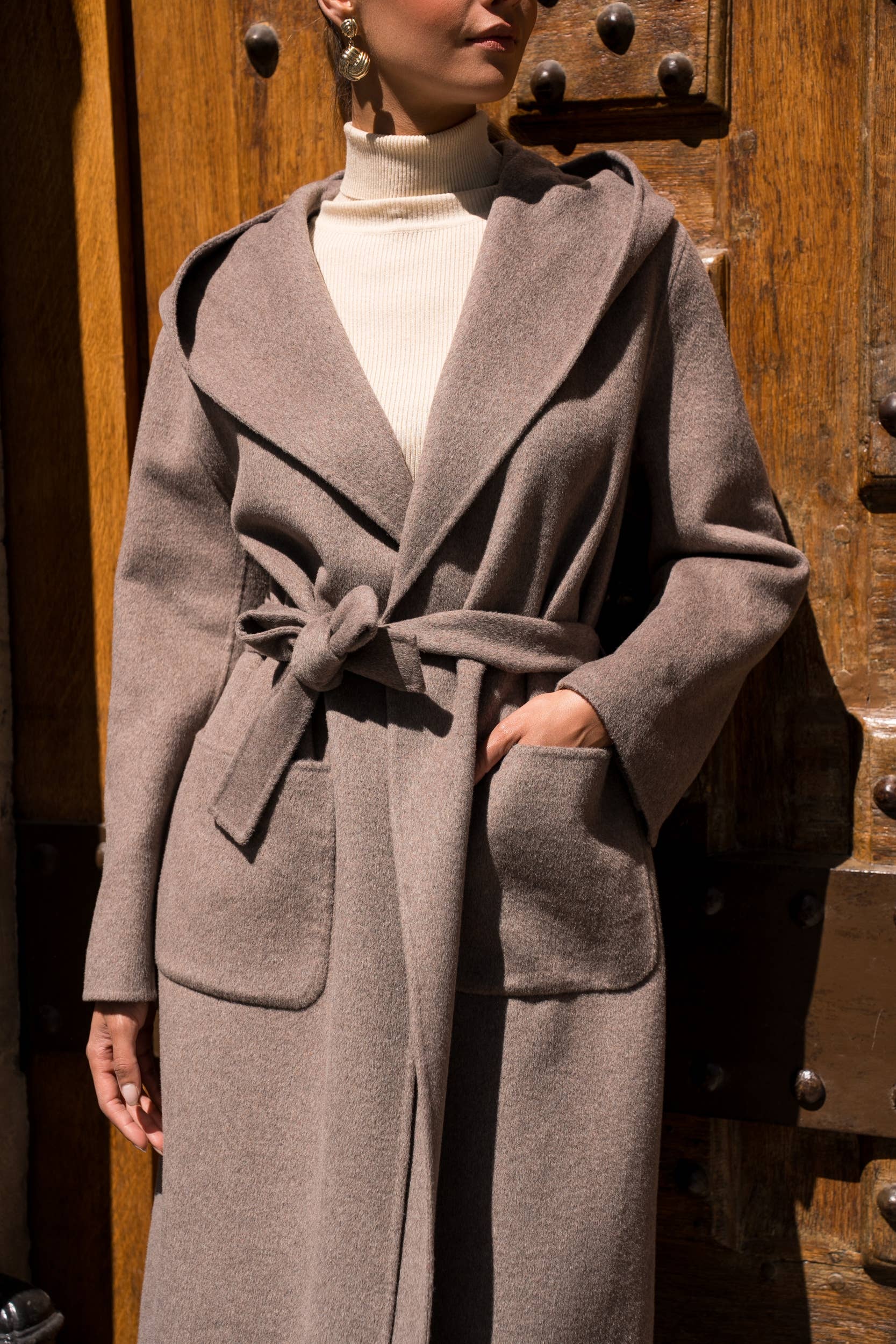 Attentif Paris - Wholesale Coat - Women's - Hand-sewn long wool coat with large hood and belt3