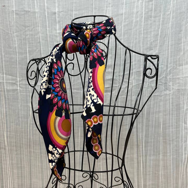 44” As Montanhas Little Belt - Azul Marinho por atacado de MT Wild Rags