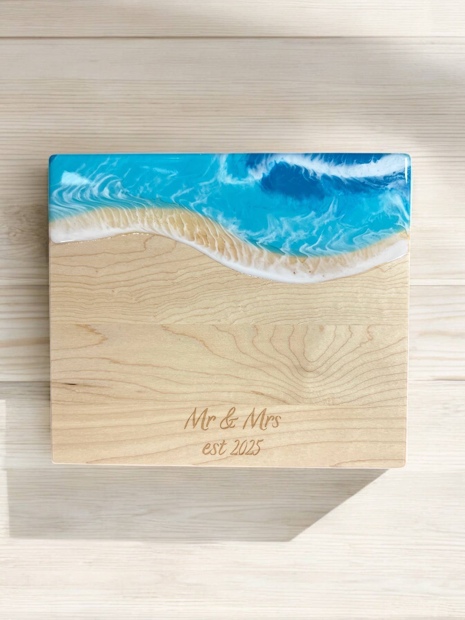 Nikita Fine Art LLC - Wholesale Kaasplank - Dhr. & Mevr. opr. 2025 Mini Maple kaasplankje0