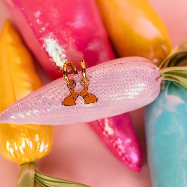 Breloques lapins en chocolat pour la vente par Pierced Co