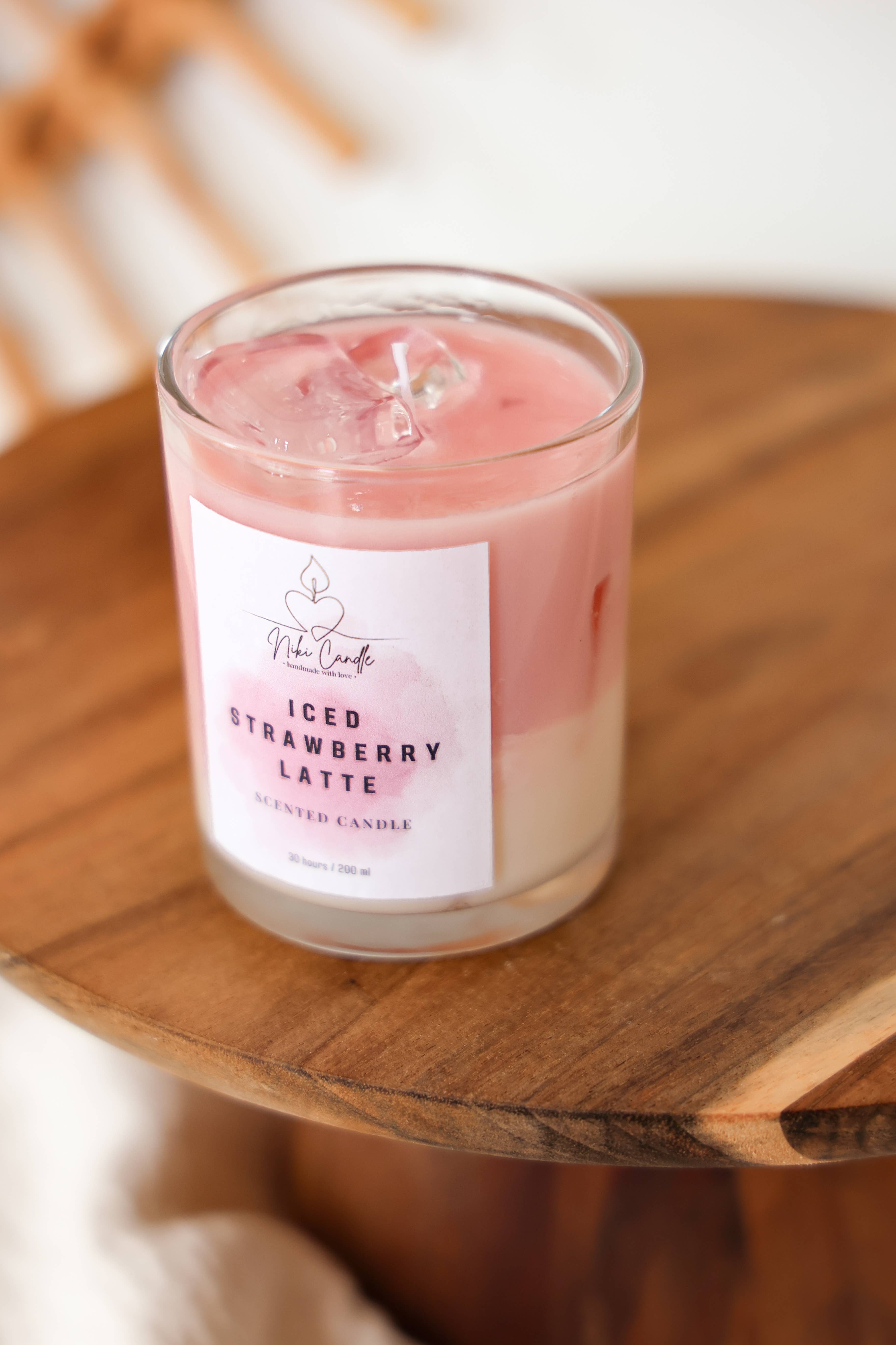 Niki Candle - Vente Bougie en bocal - Latte glacé à la fraise1