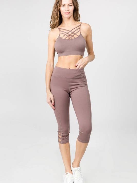 Legging d'entraînement capri à découpes Active Lattice pour la vente par Timeless Gala