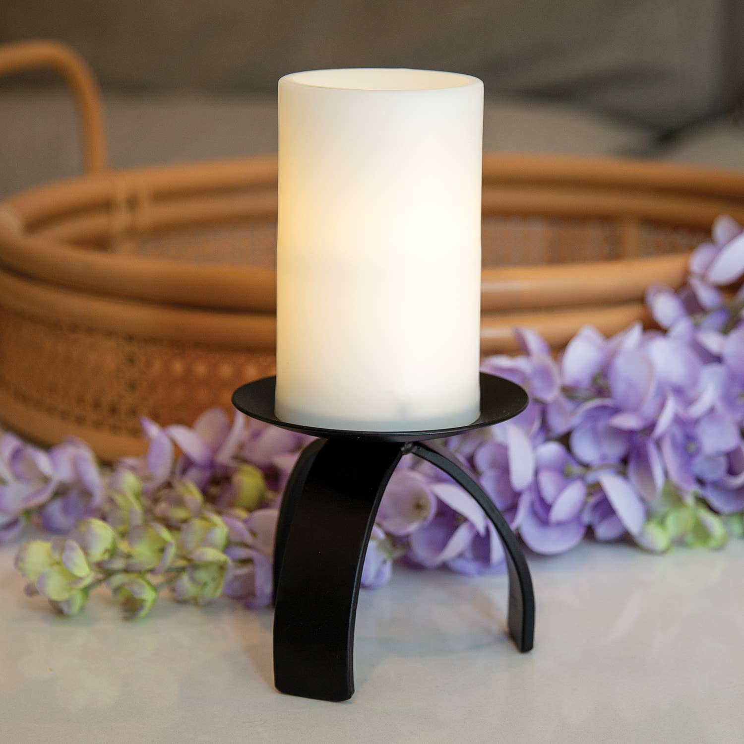 Col House Designs - Wholesale Candle Holder - Cast Iron Tripod Pillar Holder - 4.5" x 4"H1