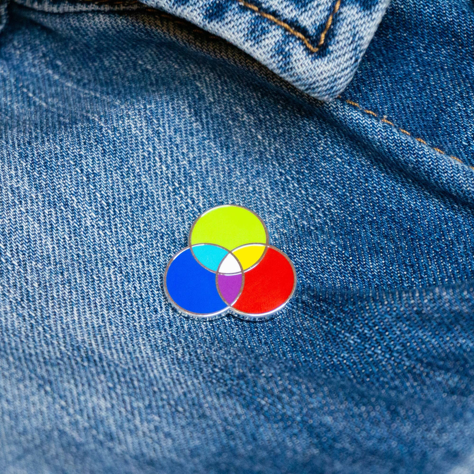 Creative Goodie - Vente Épinglettes/boutons - Épinglette en émail dur couleur RBG, cadeau pour un graphiste2