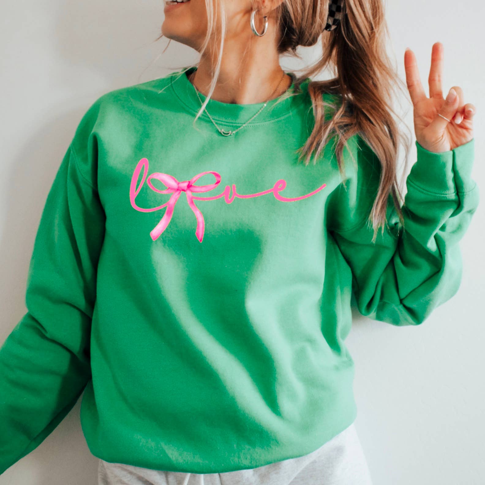 Shoppe SHC – Engroshandel Grafisk Sweatshirt - Dame – Elsk Coquette Sløjfe Sweatshirt | Skærmtrykt Sweatshirt16