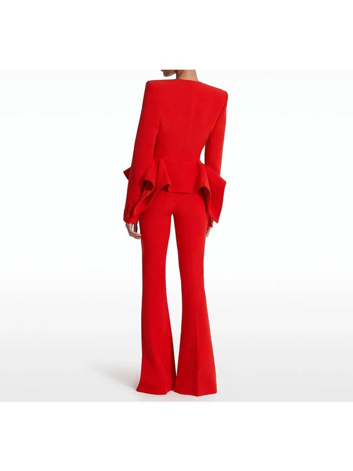 Branco Conjunto feminino Productseeker com jaqueta ajustada e calças flare vermelhas com babados para venda a revendedores na Faire13