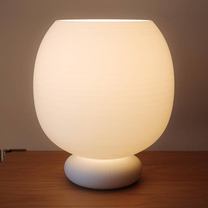 L'œuf : Lampe de table moderne pour la vente par Whalebone