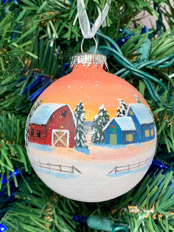 Ferme et grange en ornement de paysage enneigé pour la vente par Art with Elise