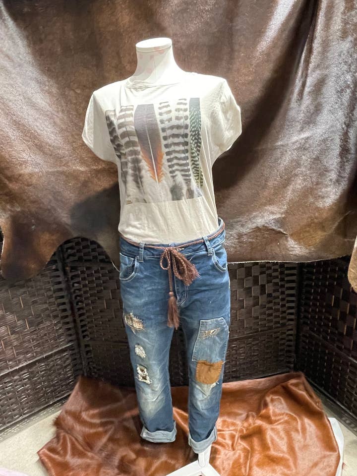 T-shirt gráfica - Feathers Vrtl por atacado de LeParisPetit by I Love Linen