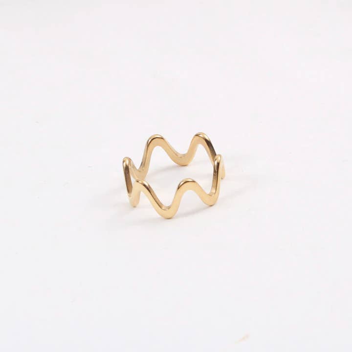 MeloMelo - Wholesale Band/Stacked Ring - Lucca - Dainty Wave Stacking Ring in Gold