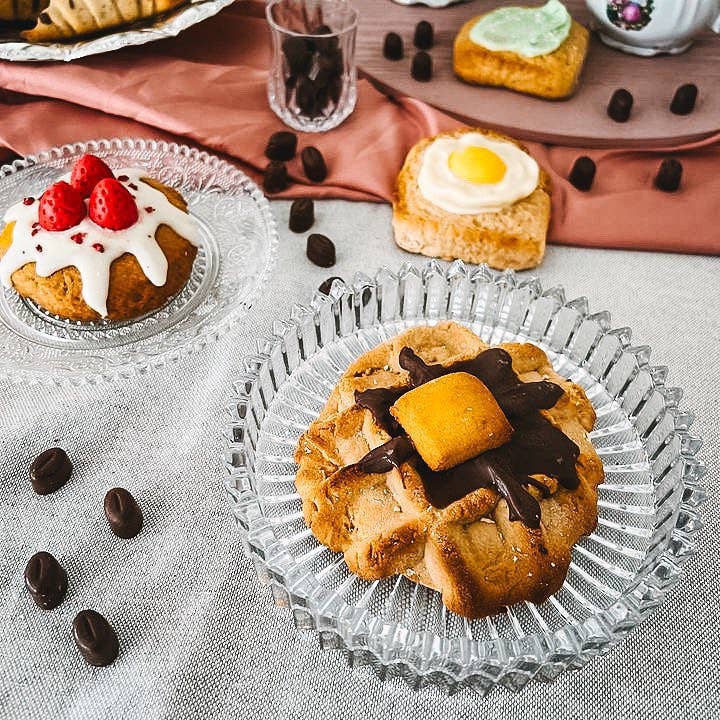 Bones & Whiskers - Wholesale Pet treats – Dog - Belgian waffle1