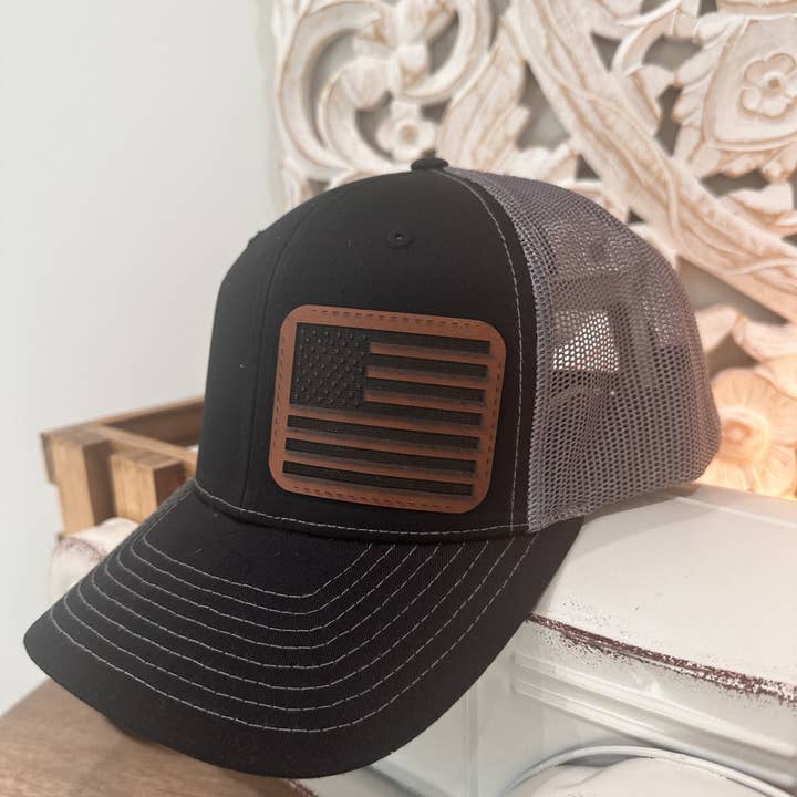 The Painted Chair – Großhandel Trucker-Cap – Unisex – Personalisierte Kunstleder-Patch Hüte2