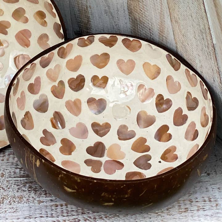 VIE - Wholesale Decorative Plate/Dish/Bowl - Hand-Painted Coconut Bowls, Lacquered, Set of 29