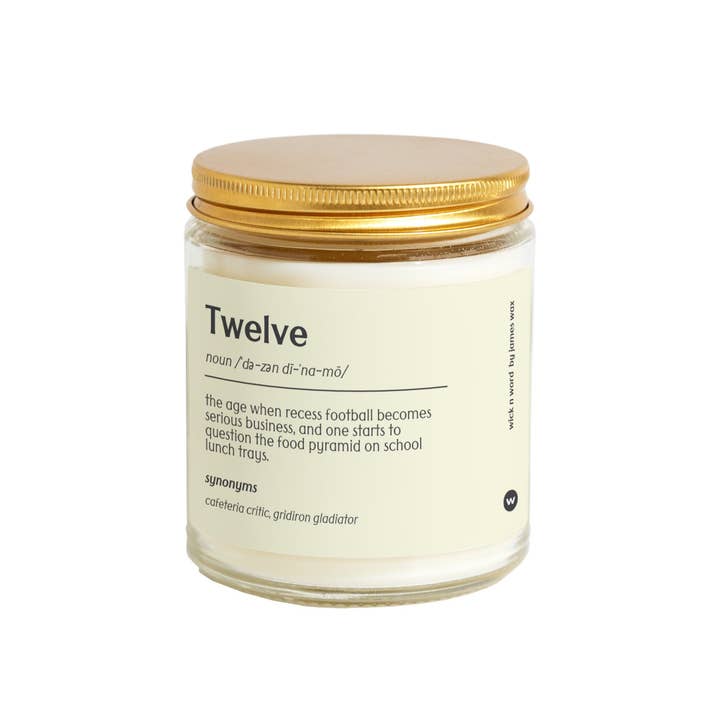 Wick n Word - Vendita all'ingrosso Candela in vasetto - Regalo personalizzato per il 12° compleanno The Dozen Dynamo Age Definition Candle regalo per il 12° compleanno A0121