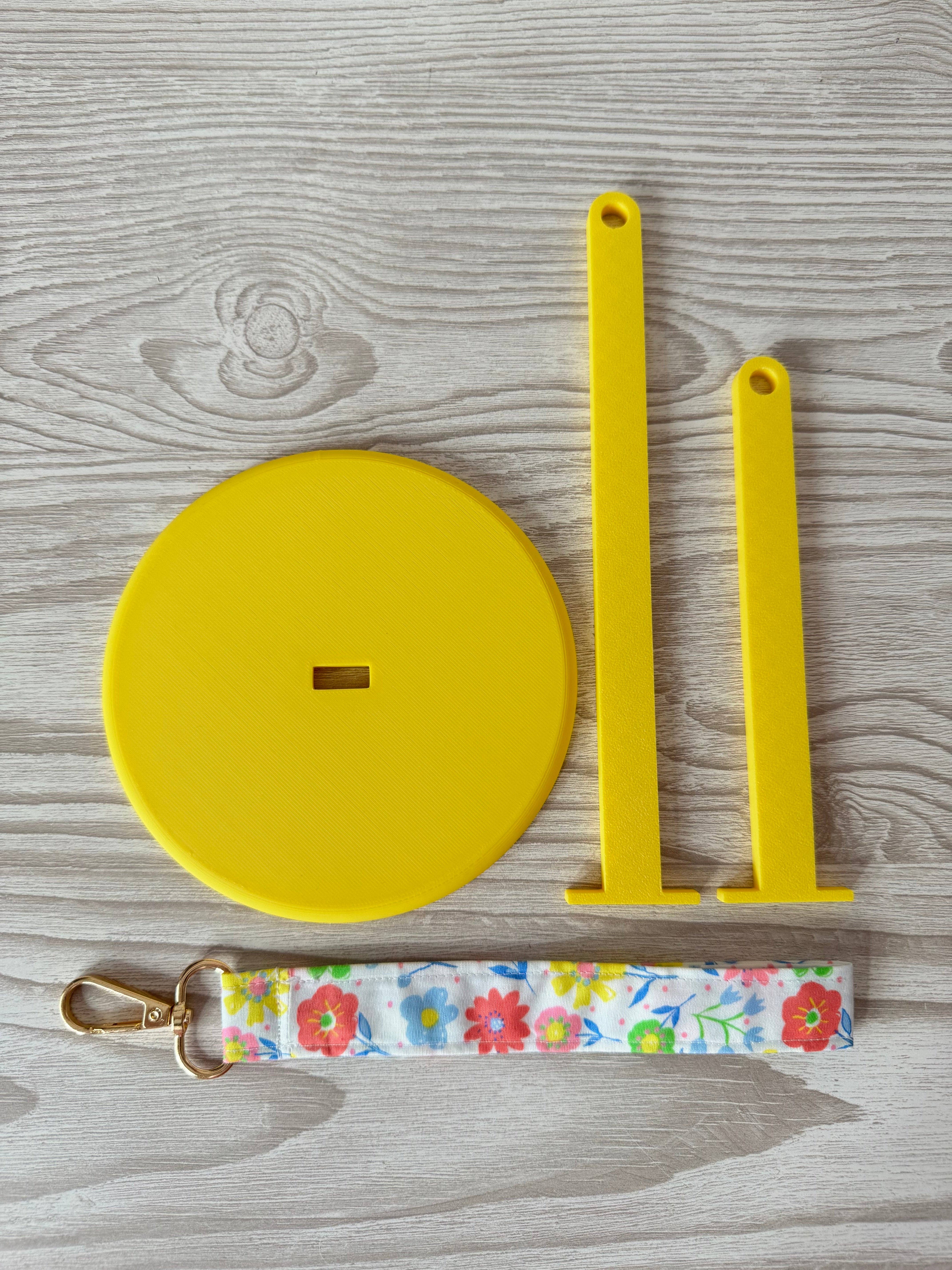 Emily's Weaving – wholesale Knitting/Crochet Supplies – Yellow Yarn Spinner with Ditsy Wristlet2