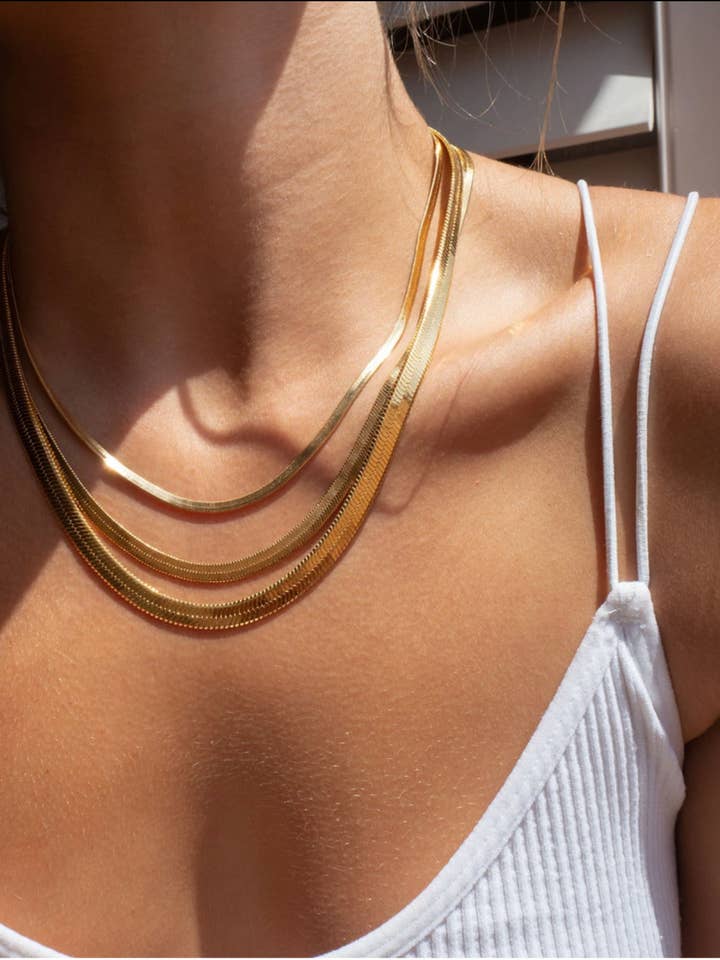 18k Gold-filled Herringbone Necklace | 4 or 6 mm for wholesale by Océanne