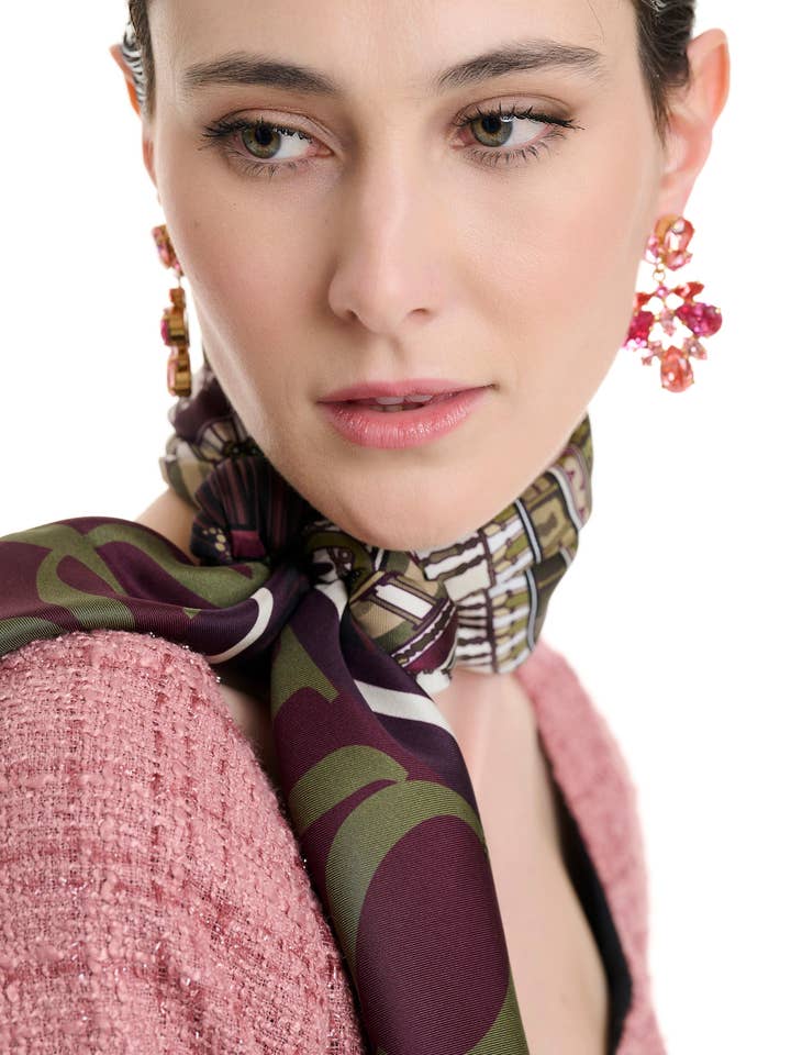 Alfabeto Greco 100% Sciarpa di Seta 90*90 Bordeaux per la vendita all'ingrosso da parte di Fetolia