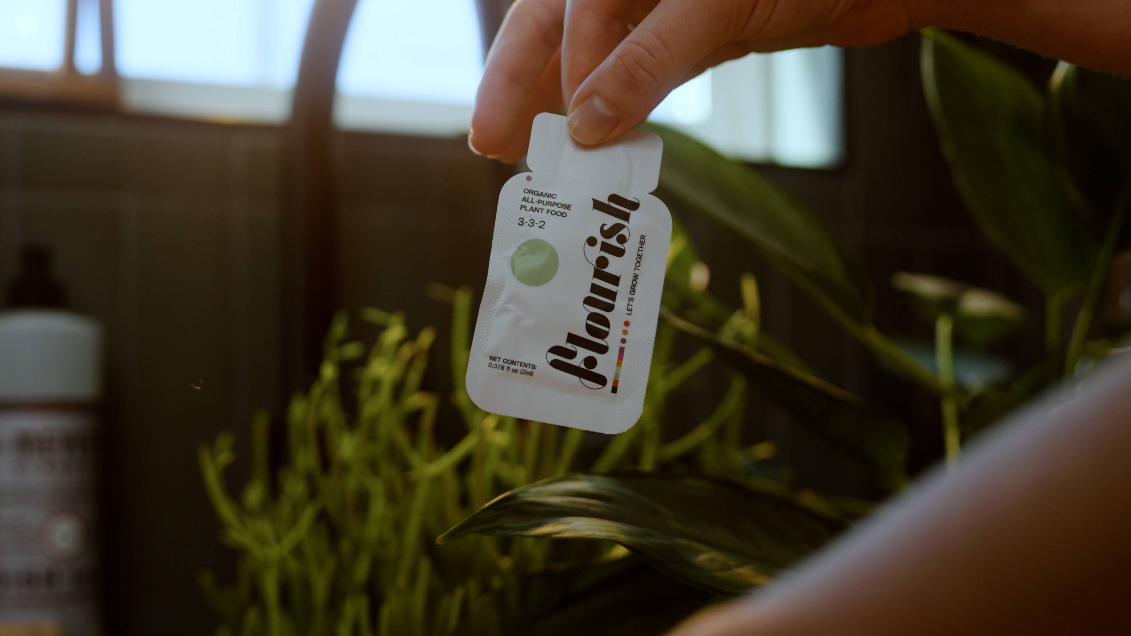 Flourish Plant - Wholesale Fertilizer - Flourish Organic Plant Food, Single Packet Fertilizer1