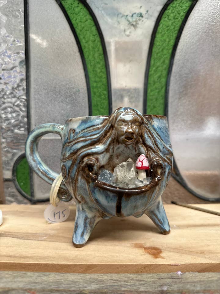 Cauldron Crystal Cup – Goddess with Quartz, Celestite and Toadstool for wholesale by Carys Martin Ceramics