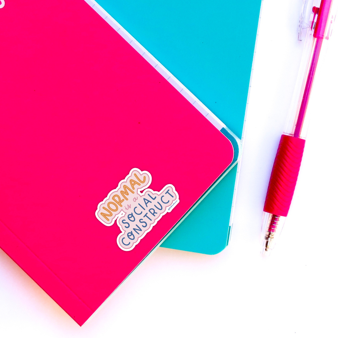 Fluffmallow (Custom duties for USA are pre-paid by us) – Adesivo por atacado – Autocolante de Vinil "Normal é uma Construção Social"2