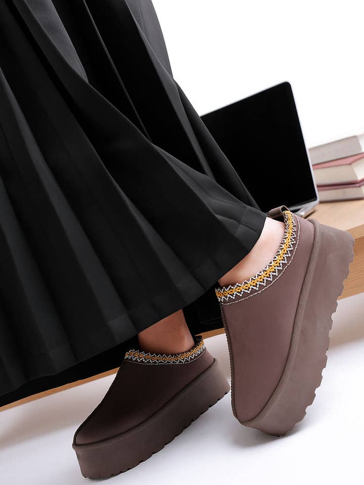 Rag Company - Wholesale Slippers - Women's - Jesters Embroidered Platform Classic Slip-On5