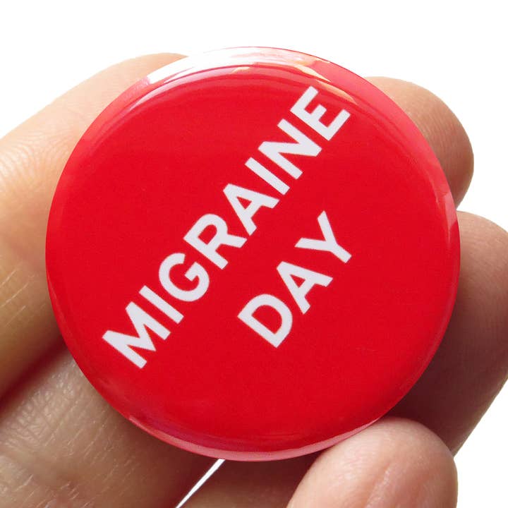 BOUTONS À ÉPINGLE DE 1,25" JOUR DE MIGRAINE Alerte Maux de Tête pour la vente par Word For Word Factory