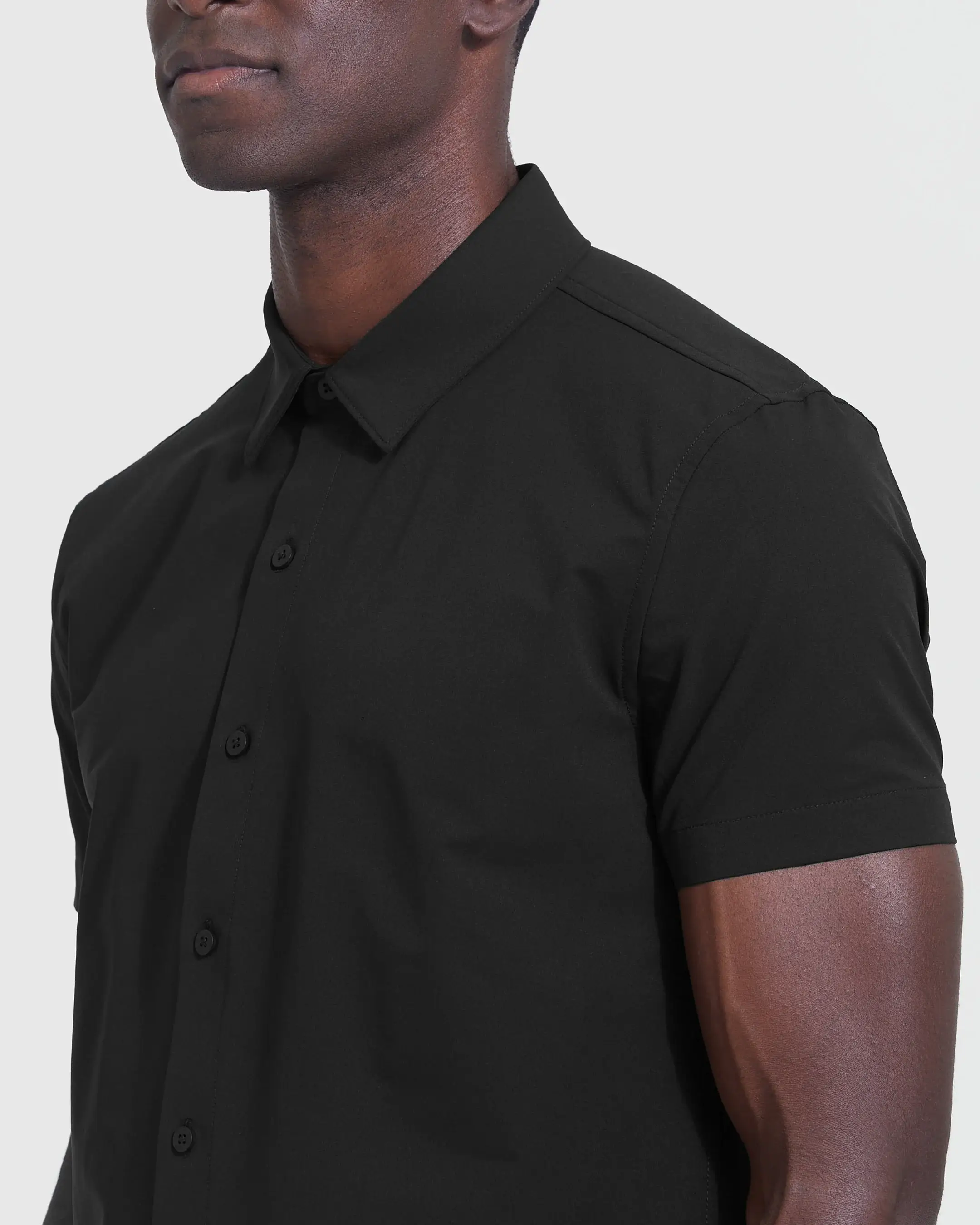 True Classic - Wholesale Button Down Shirt - Men's - Short Sleeve Button Up Shirt | Commuter | Black4