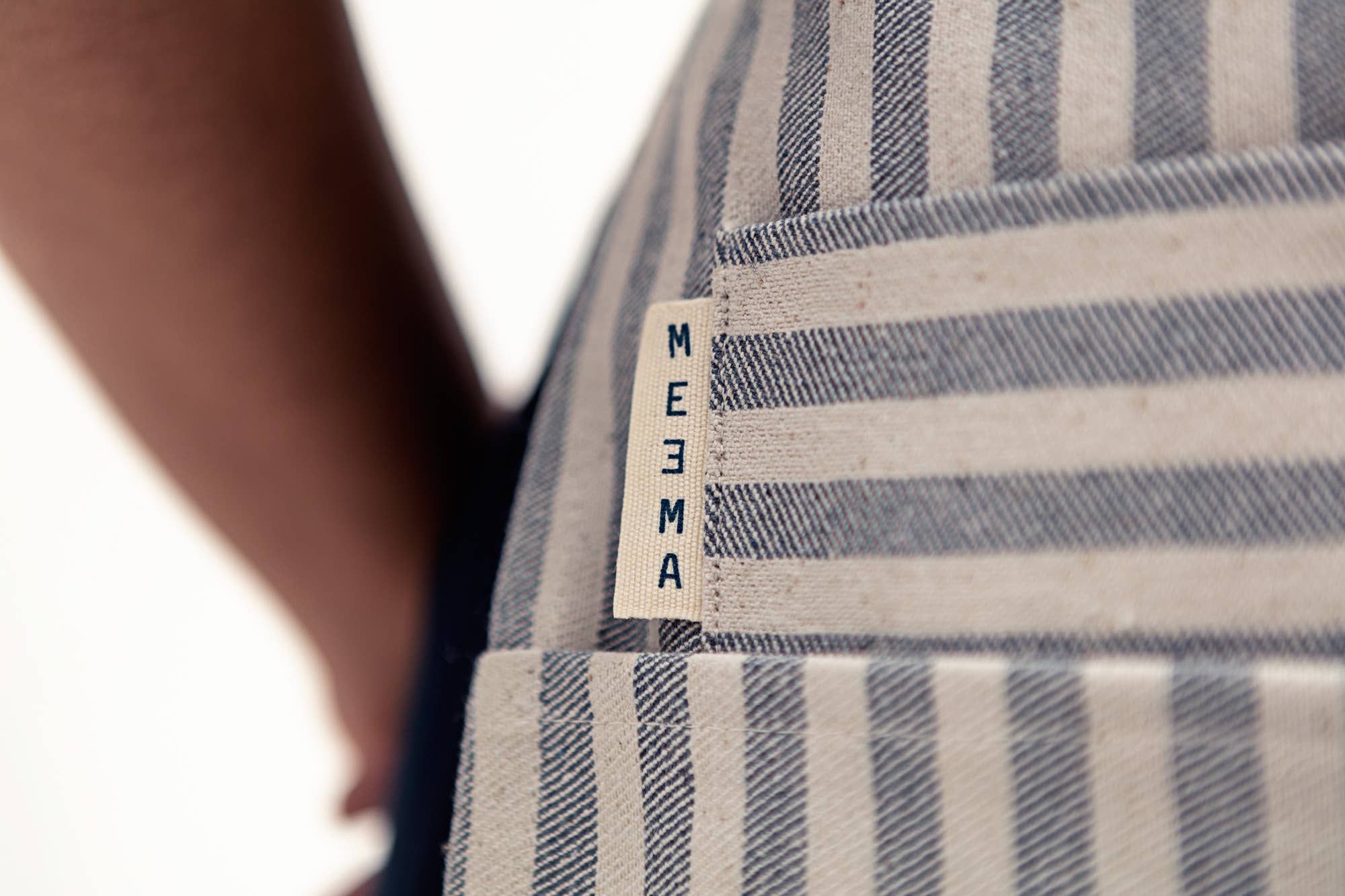 MEEMA - Wholesale Apron - Striped Cotton Bistro Apron – Server, Barista & FOH Use5