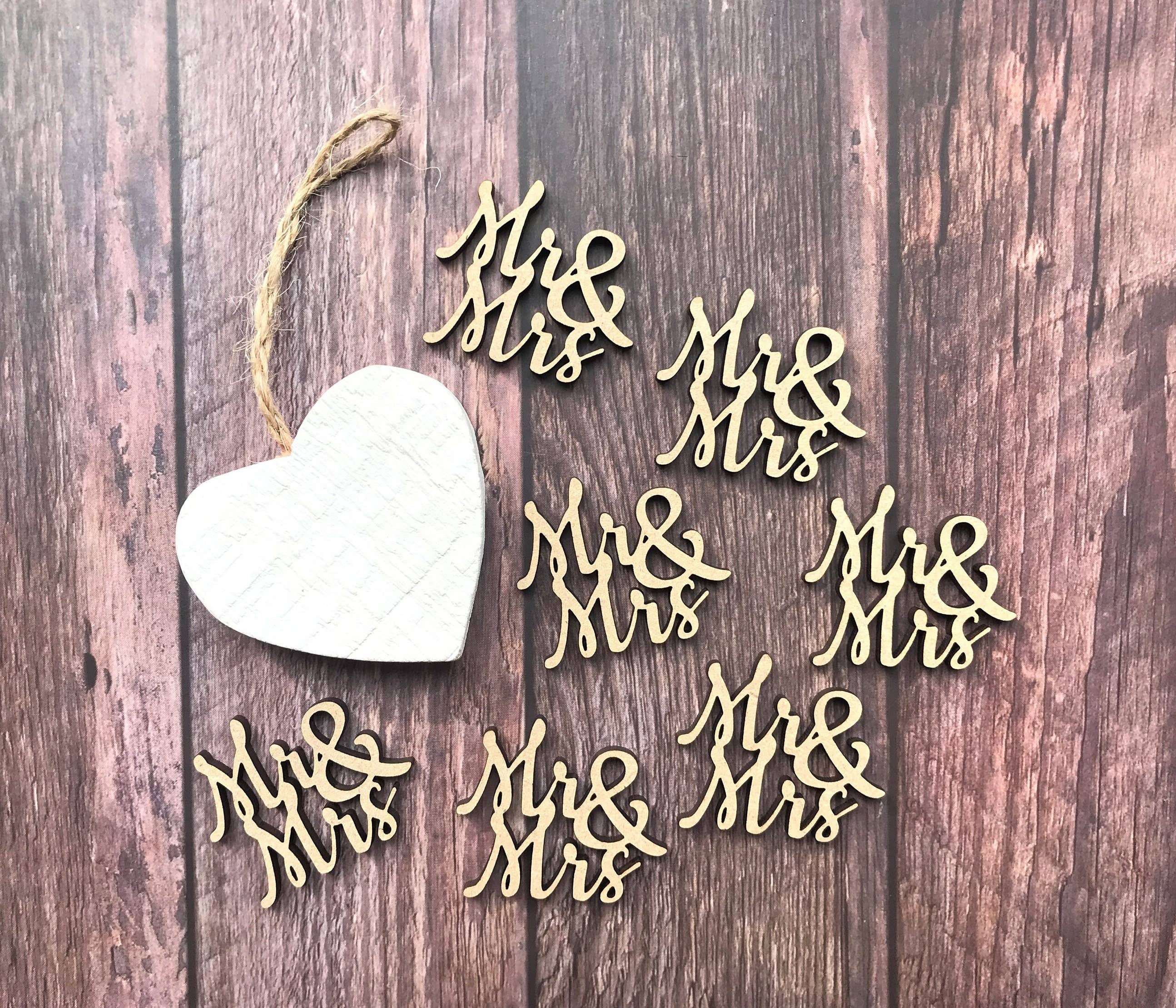 Deco Rach Design – Großhandel Tischdeko – Rustikaler Hochzeitstisch aus Holz, Konfetti, Vintage-Stil, Mr. and Mrs0