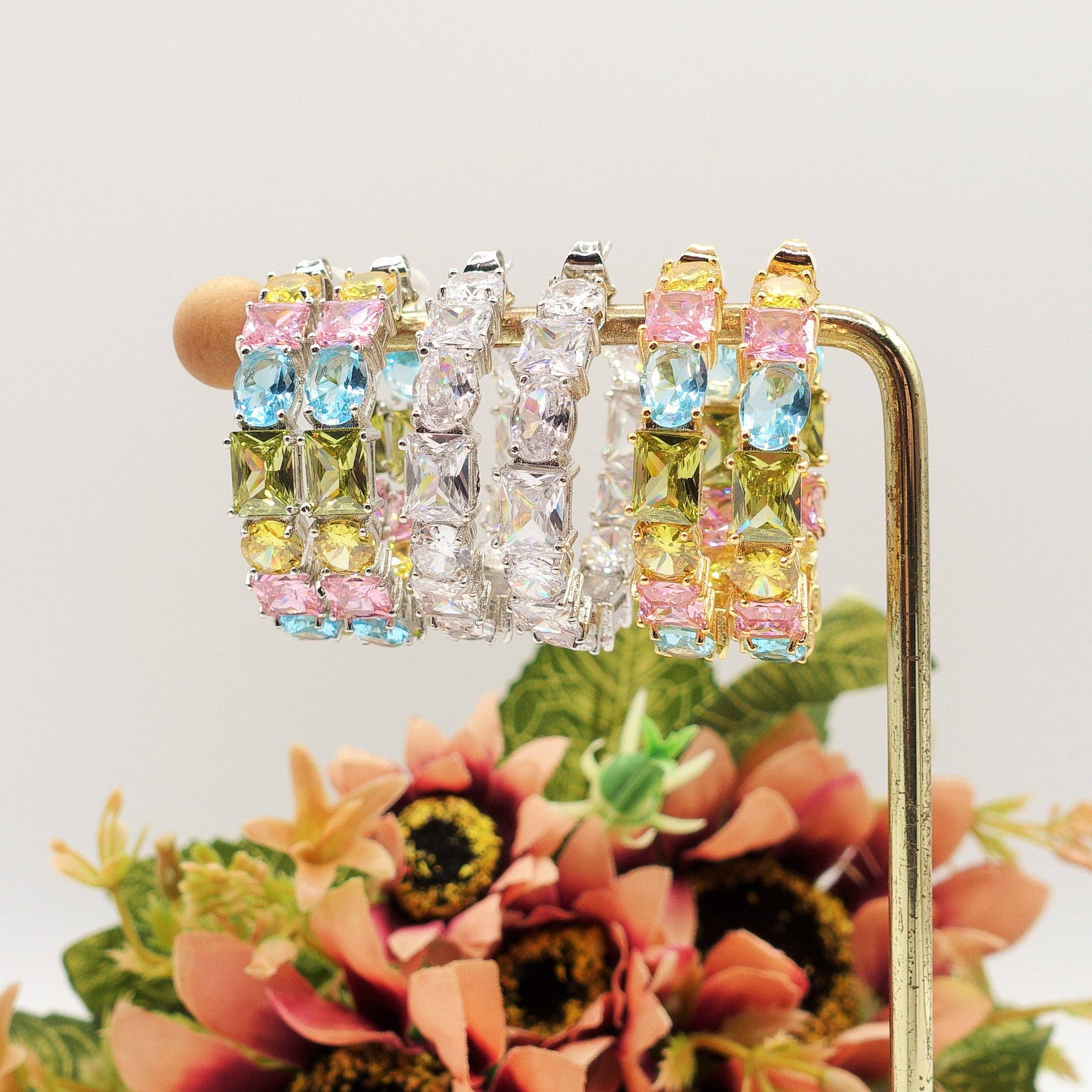 Daemon srls - Vendita all'ingrosso Orecchini a cerchio - CHARIS - Orecchini a cerchio con Cubic Zirconia di alta qualità2