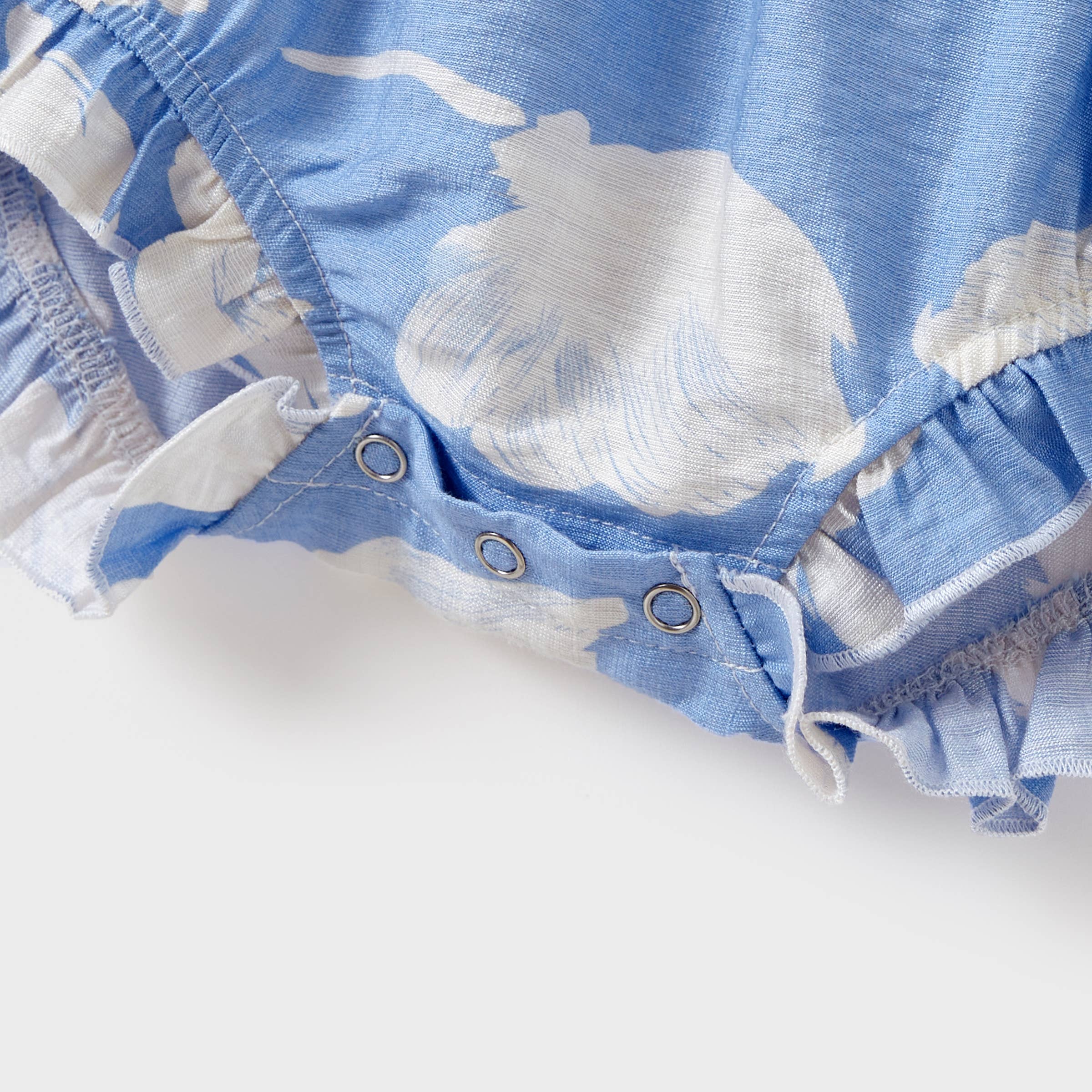 Azul Camiseta de algodón azul a juego para la familia o vestido con mangas de volantes. de venta al por mayor en Faire5