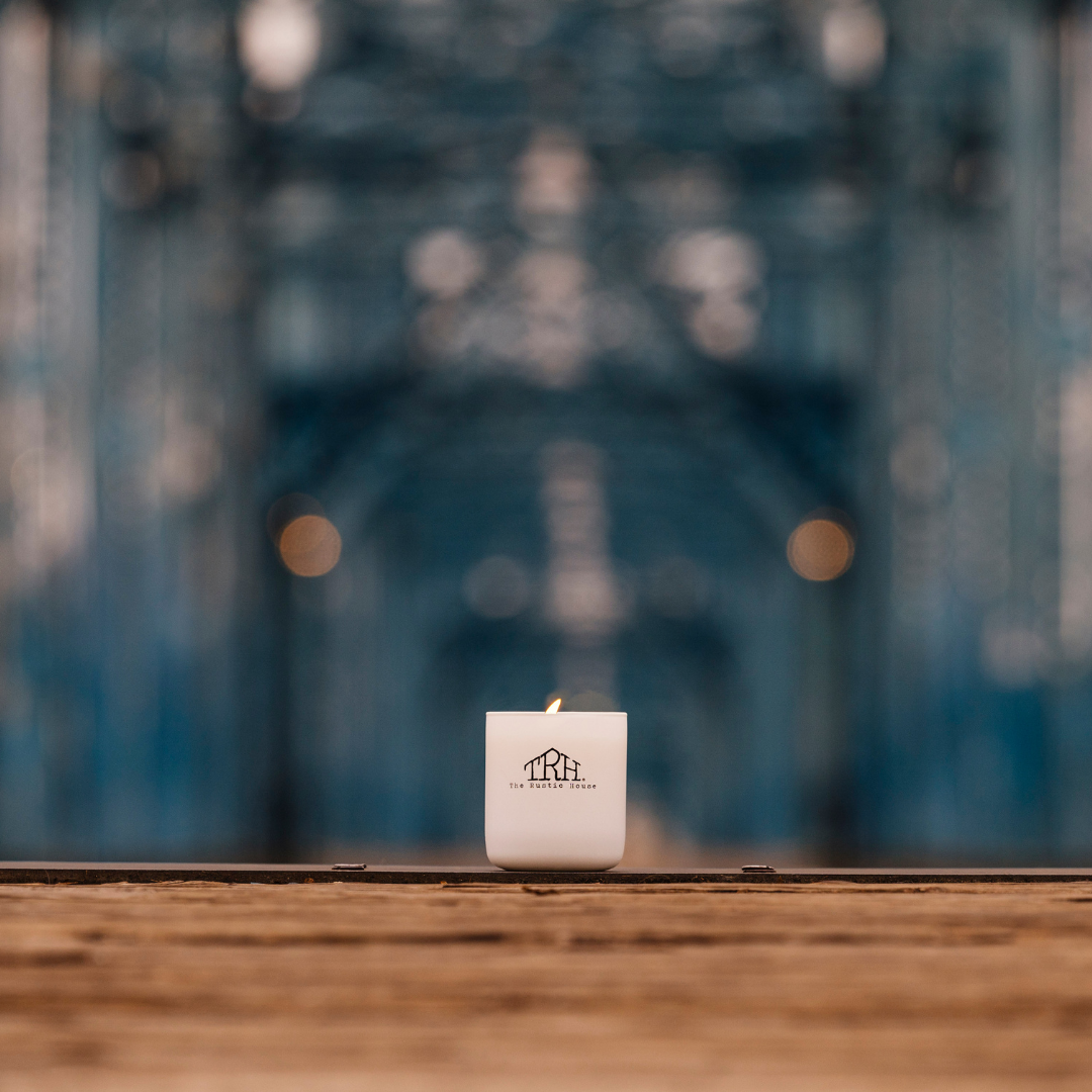 The Rustic House - Wholesale Jar/Filled Candle - The Scenic City | White Soy Candle + Gift Box | 8oz.2