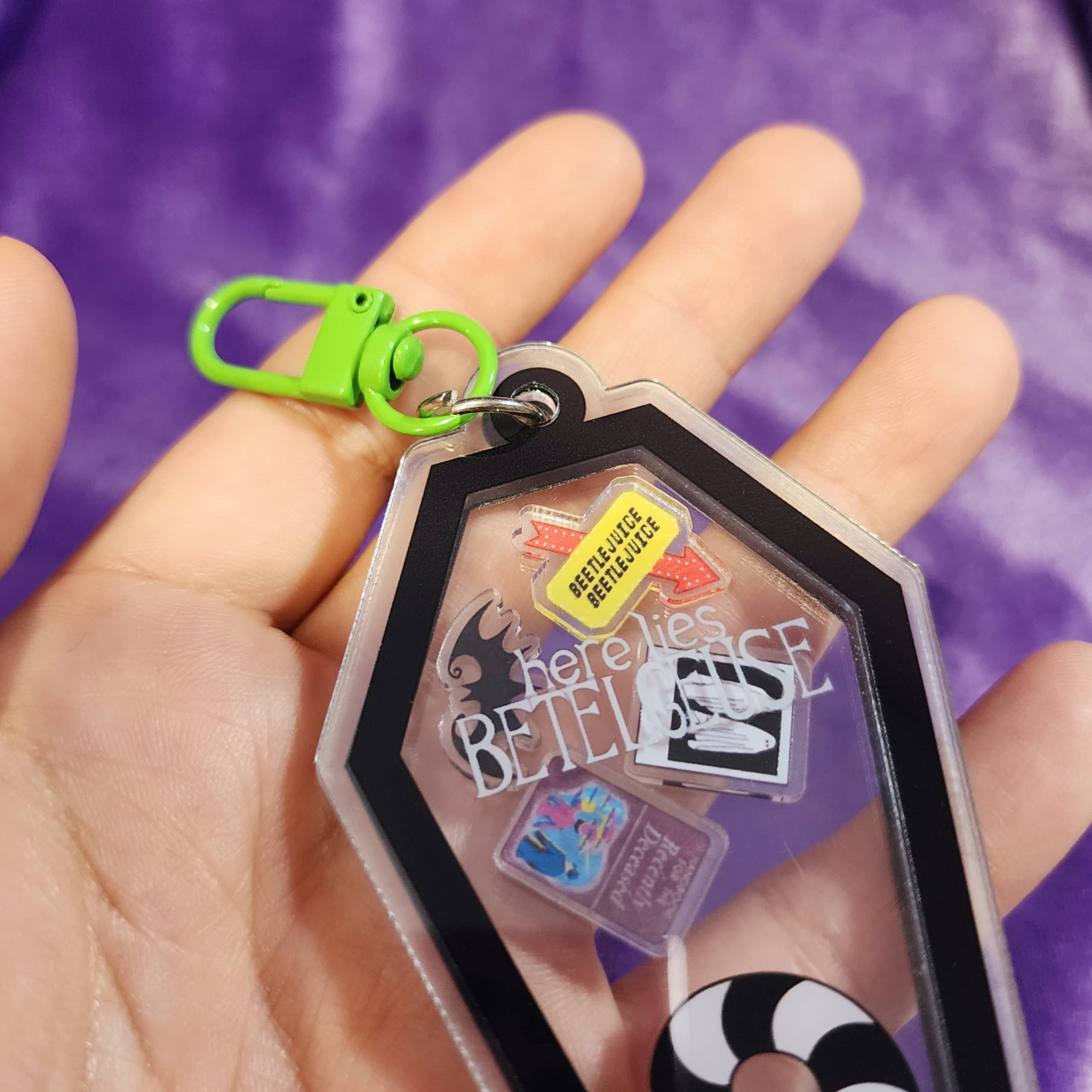 SHOPMALASTORE - Wholesale Keychain - Women's - Coffin Shaker Keychain – Acrylic 1