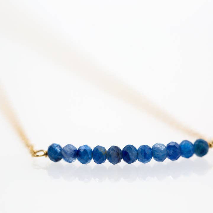 Collier True Blue pour la vente par light+grace design