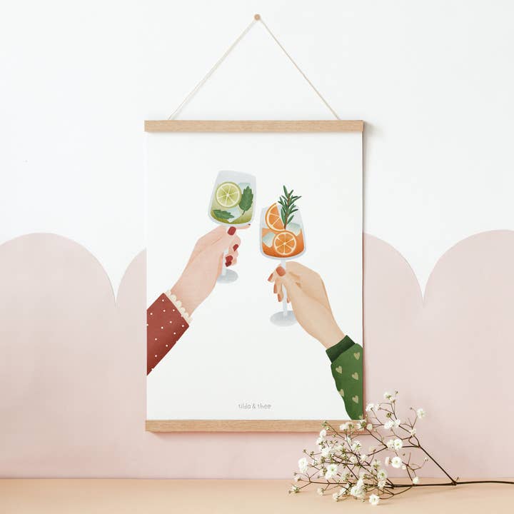Tilda&Theo - Vente Poster - Affiche Toasting Girlfriend Cocktails - Décoration murale de cuisine1