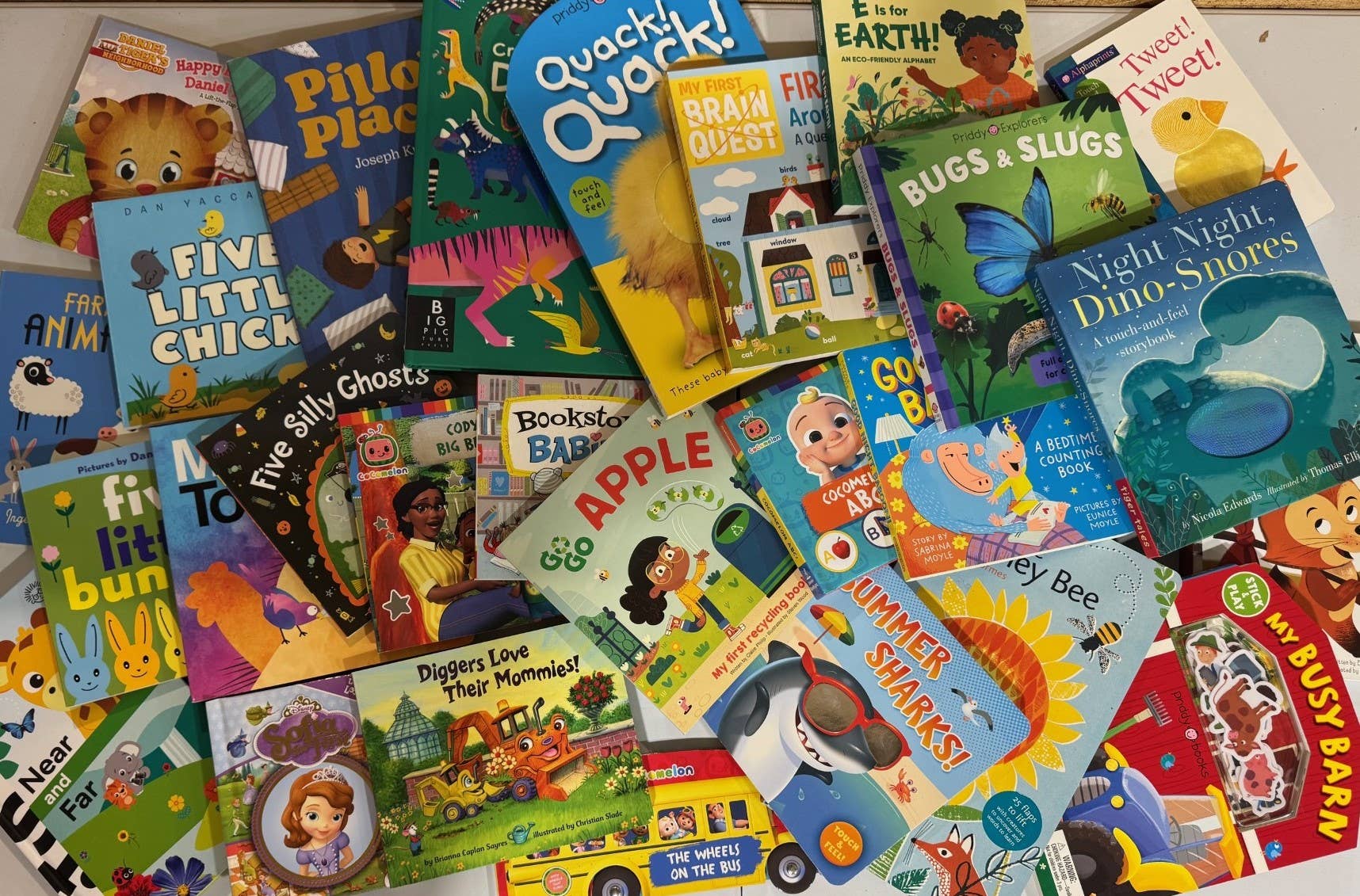 Wildwood Enterprises LLC - Wholesale Baby and toddler book (0–2) - $4.99 Childrens Book Bundle. 25 Title Assortment0