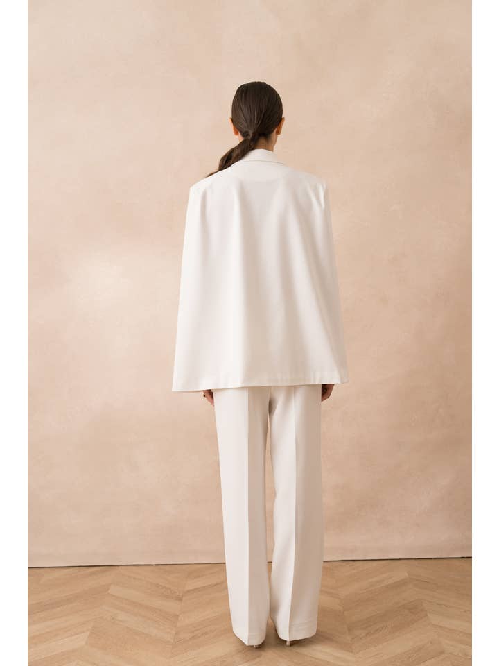 Attentif Paris – Blusão - Mulher por atacado – Casaco capa oversized com corte estruturado28