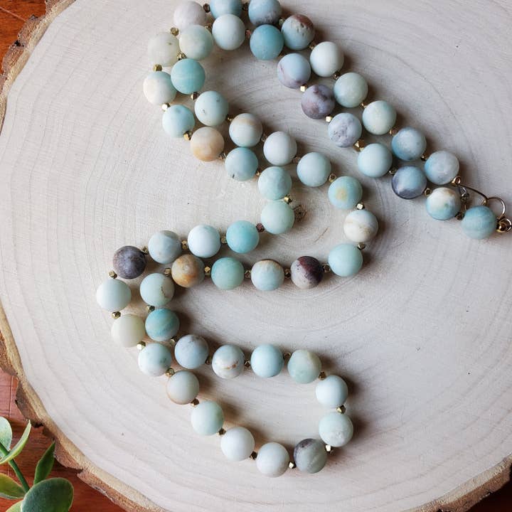 Collana amazzonite satinata per la vendita all'ingrosso da parte di Agape Gems