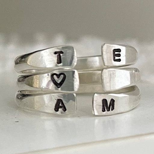 Personalisierter offener Manschettenring Silber für den Großhandel von Isabelle Grace Jewelry