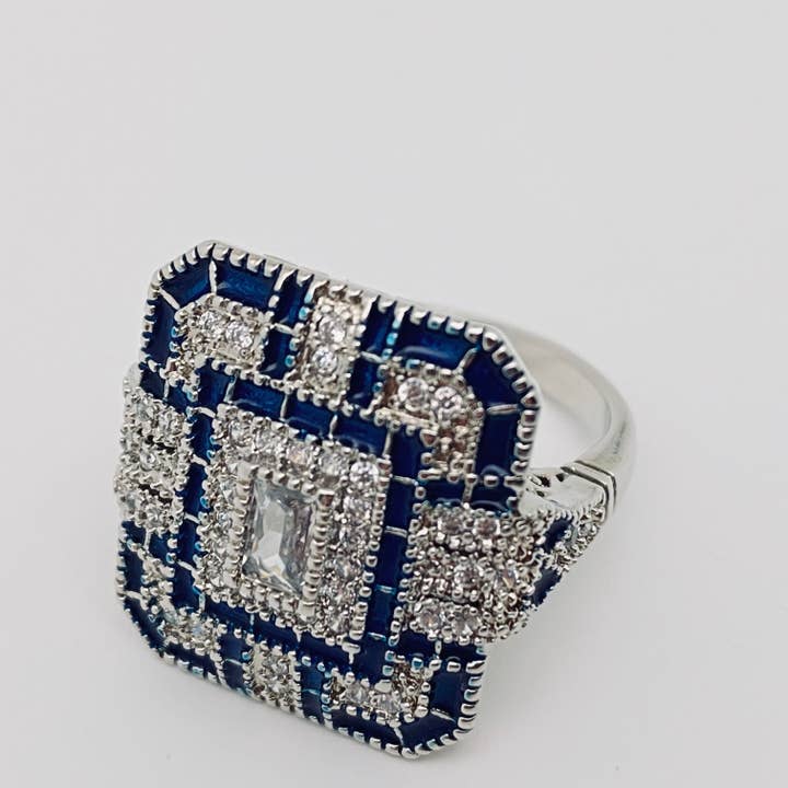 Mio Queena - Wholesale Cocktail/Statement Ring - Square Cubic Zirconia Bicolored Ring4