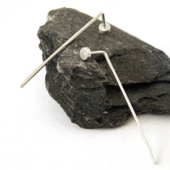 Dot öronjackor i sterlingsilver för wholesale av DeUX Studio AB