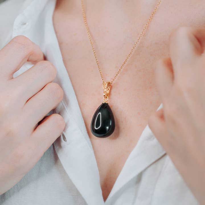 Teardrop Baltic Amber Pendant Necklace Gold Plated Silver for wholesale by Marcin Waryszak