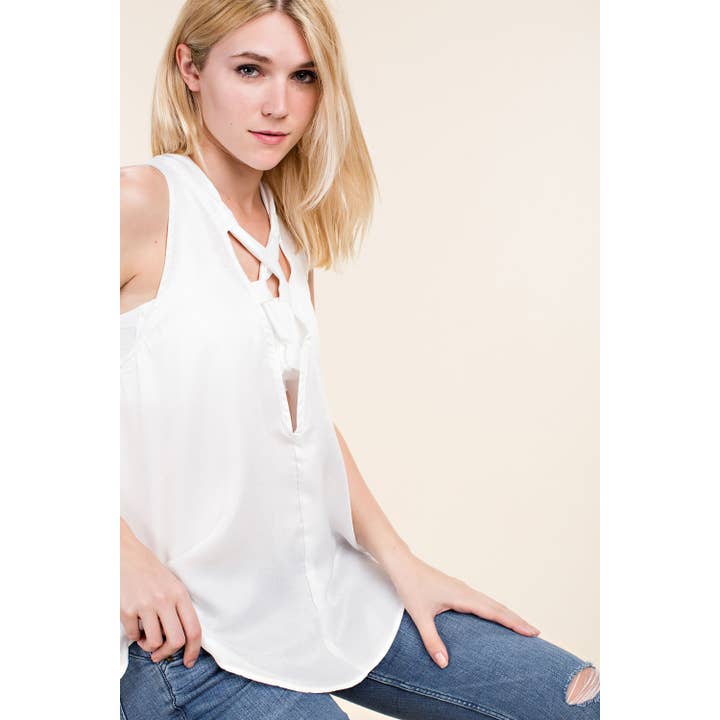 MOUWLOOS SATIJNEN TOP MET VETERSLUITING voor wholesale door VOCAL