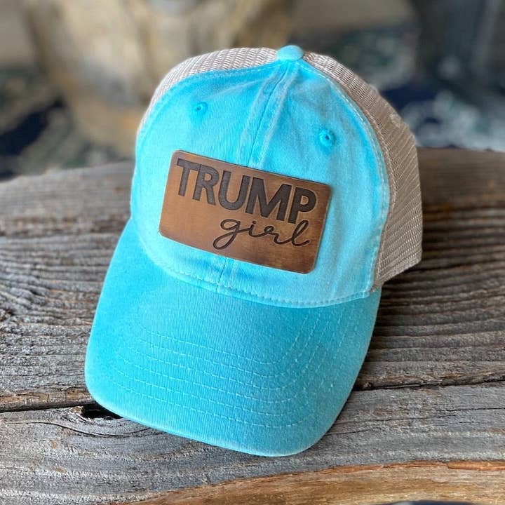Chapeau en cuir avec patch Trump Girl pour la vente par The Hometown Company