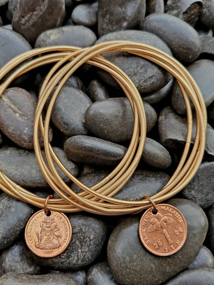 Bracelet à cordes pour guitare - Or clair pour la vente par World Links