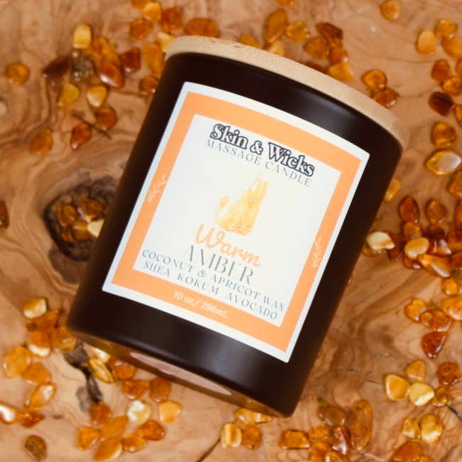 Warm Amber Wooden Wick Massage Oil Candle for wholesale by Skin & Wicks