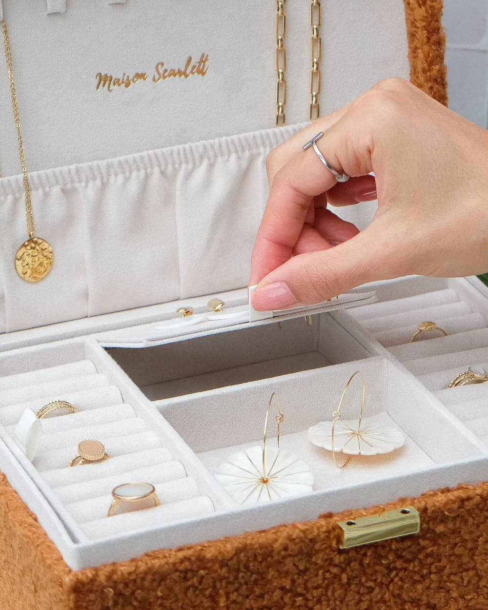 Maison Scarlett - Vente Boîte/rangement à bijoux - Boîte à bijoux Louise en moumoute10