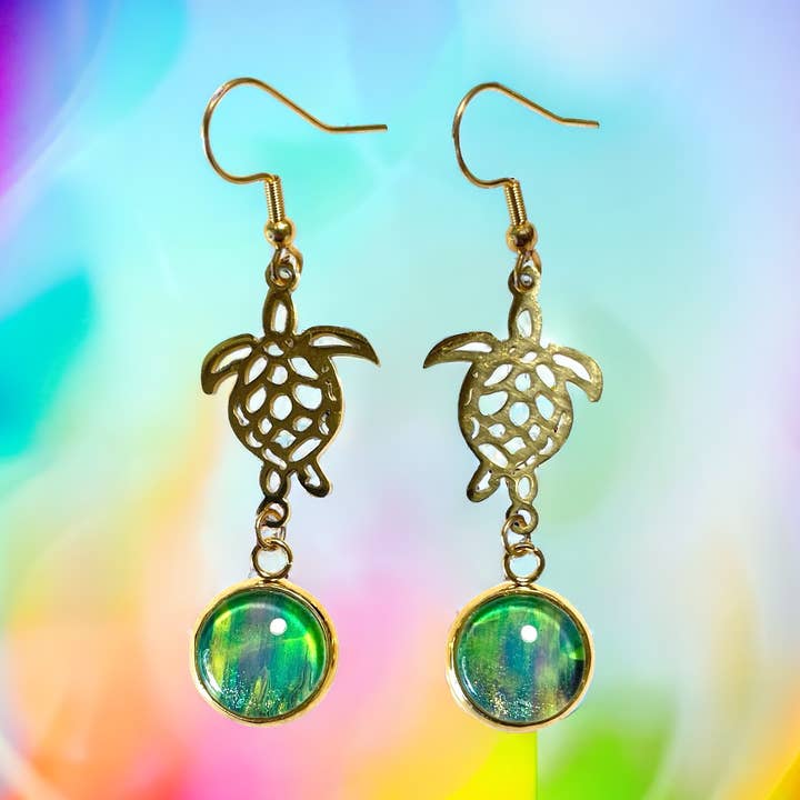 Œuvre originale Turtle Drop Earrings pour la vente par Drift Away Studio
