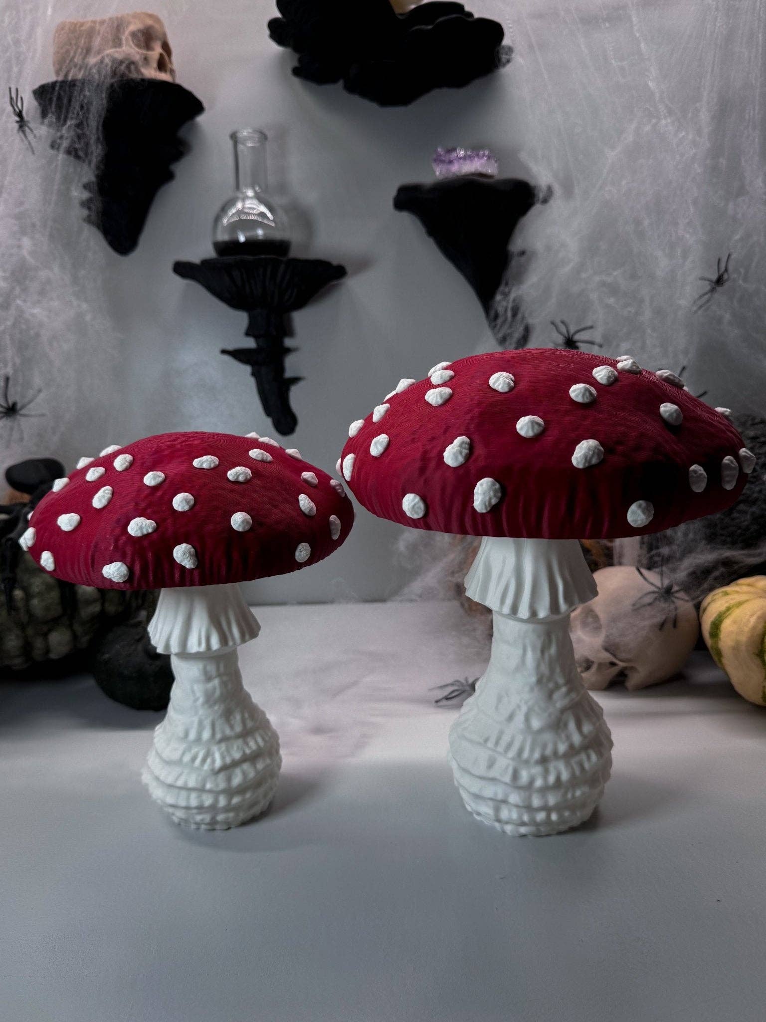 Roomberry - Wholesale Accent/Desk Lamp - Amanita Mushroom Lamp – Magical Table Lamp in Fly Agaric Design for Your Home3
